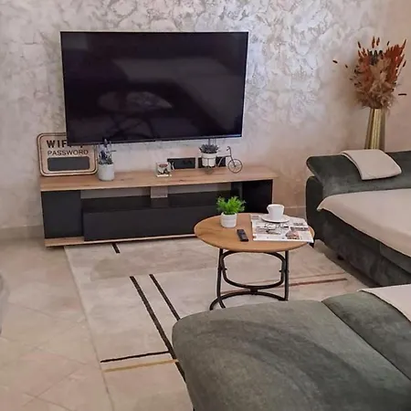 3 Bedroom Gorgeous In Holiday home