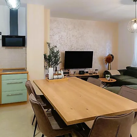 3 Bedroom Gorgeous In * Nadin