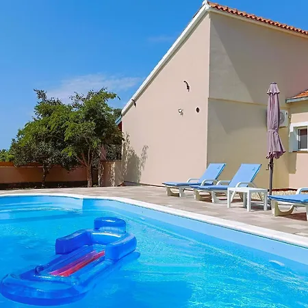 Holiday home 3 Bedroom Gorgeous In *