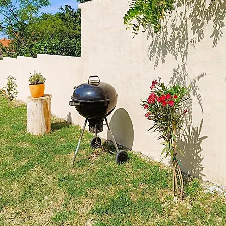 3 Bedroom Gorgeous In Holiday home Nadin